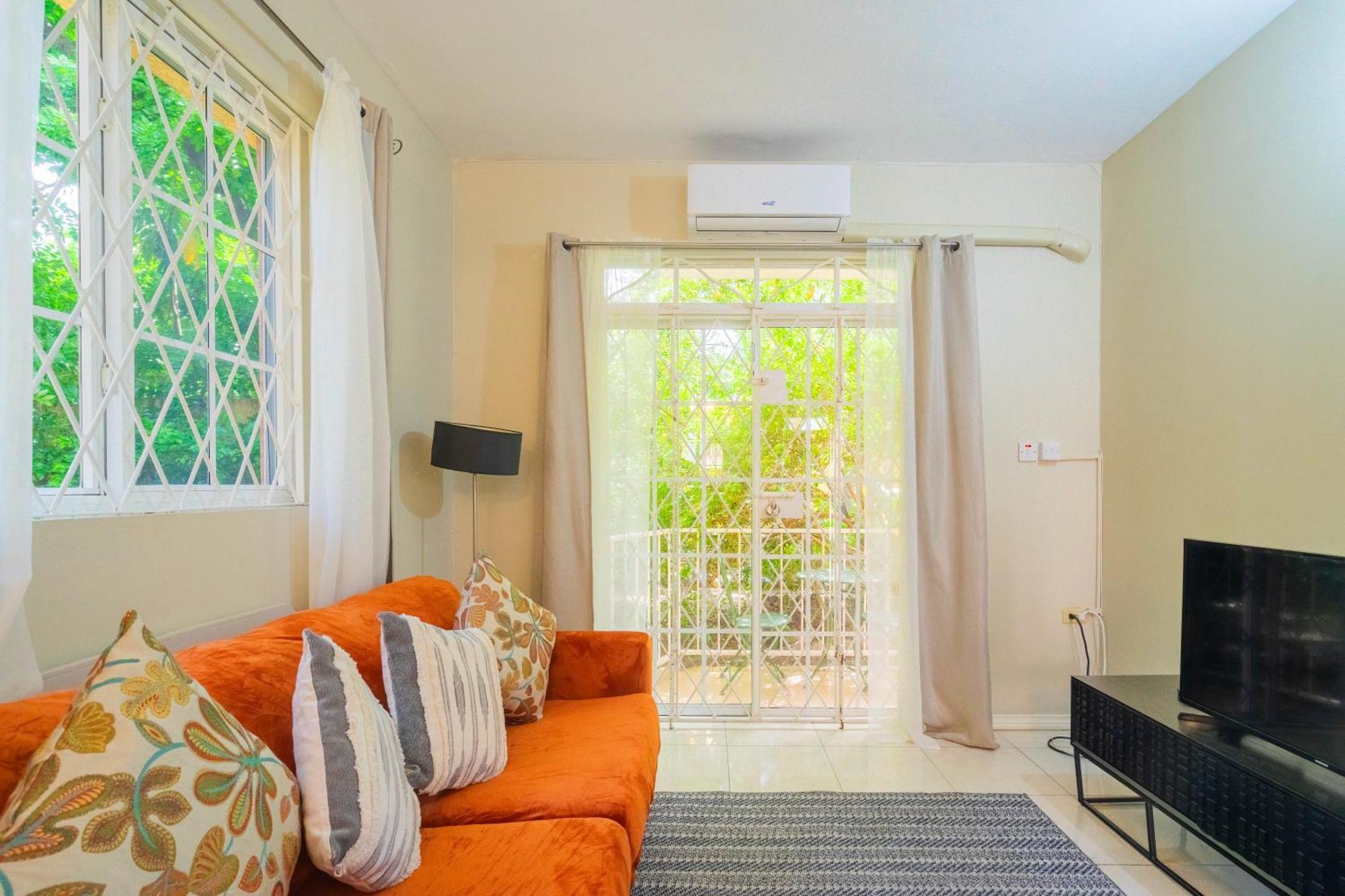 Musgrave Annex- Comfy 1 Bedroom Apartment On The Ground Floor Kingston Kültér fotó